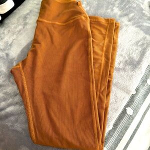 WEWOREWHAT Leggings color Cogñac, soft material, size S inseam 27”